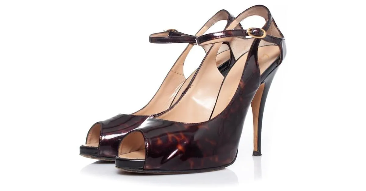 Giuseppe Zanotti, sandalias peep-toe de charol Castaño 