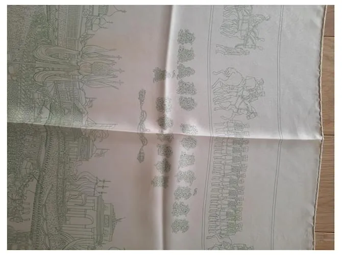Hermès "Gran Procesión en Moscú" Beige 
