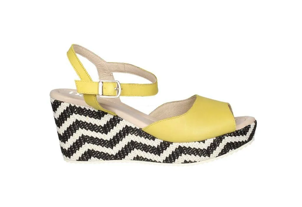 Sandalia Piel Mostaza Cu#a Zig-zag Blanco/negro