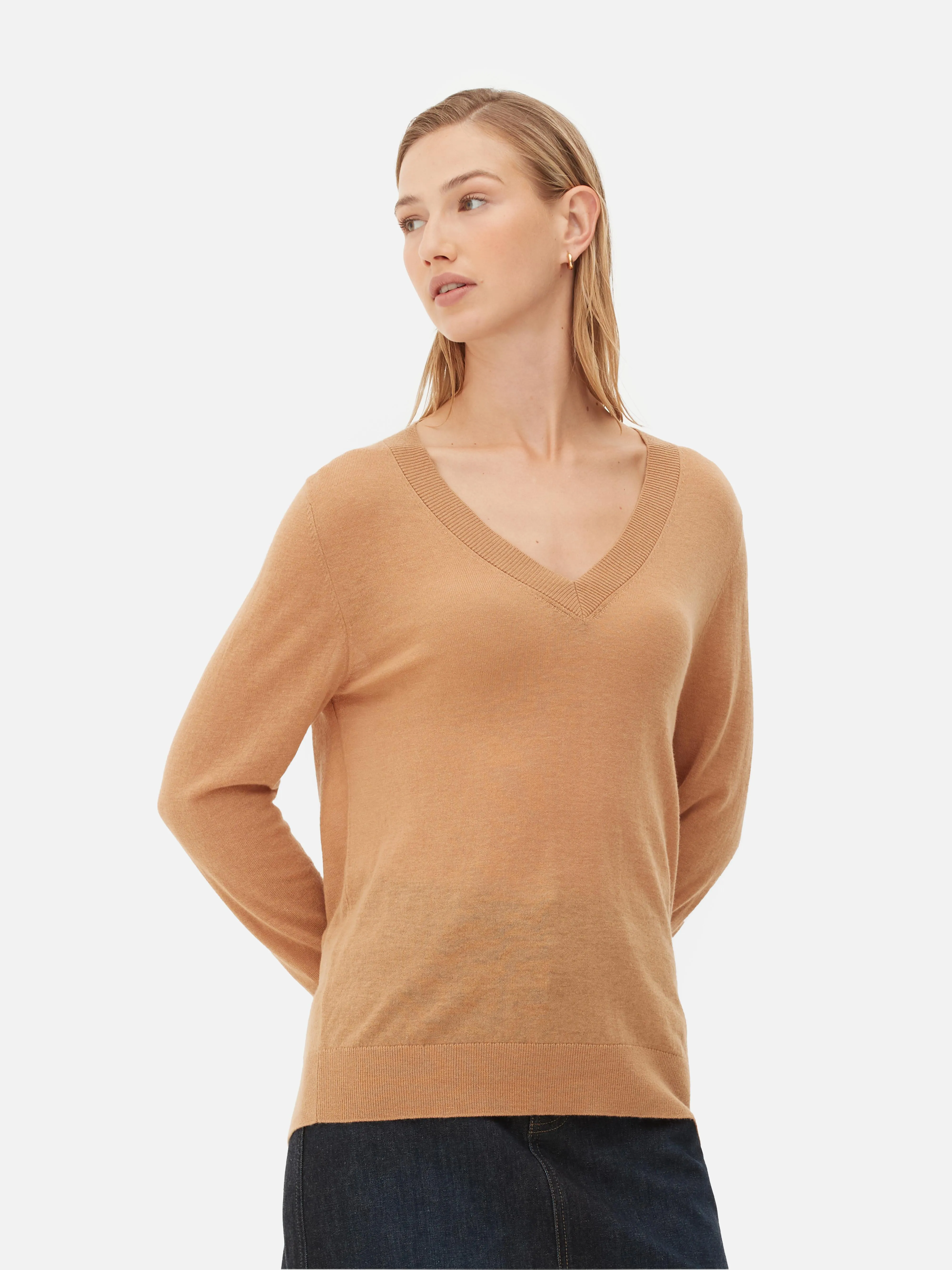 Top con cuello de pico de The Edit